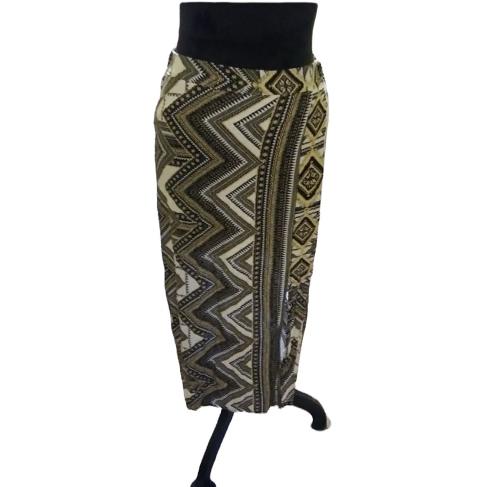 Renee C. Geometric Print Skirt with slit